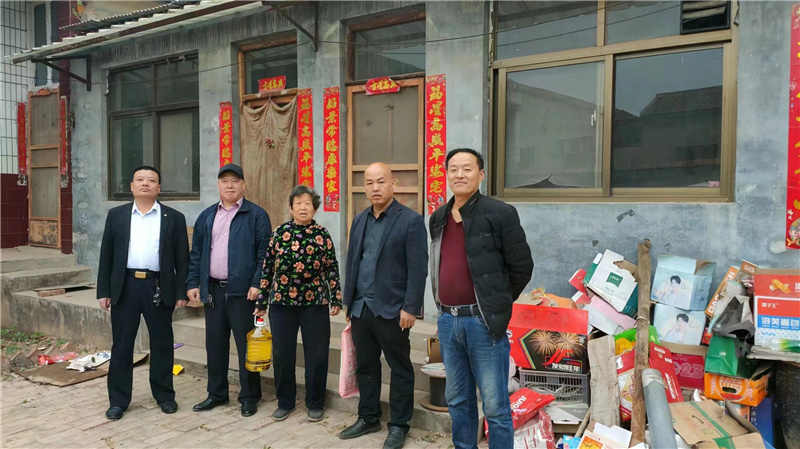 庆五一送温暖 节日慰问暖人心